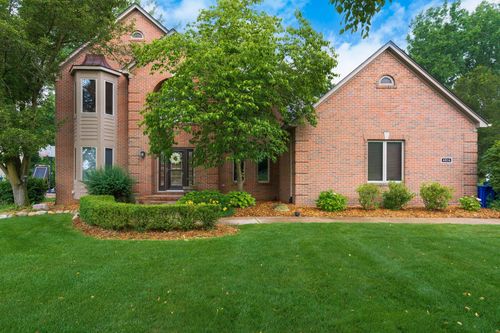 4614 Sawgrass Dr W, Ann Arbor, MI, 48108-8610 | Card Image