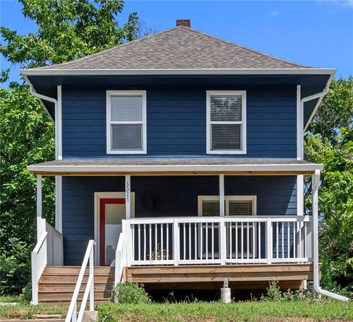 3627 Woodland Ave, Kansas City, MO, 64109-2772 | Card Image