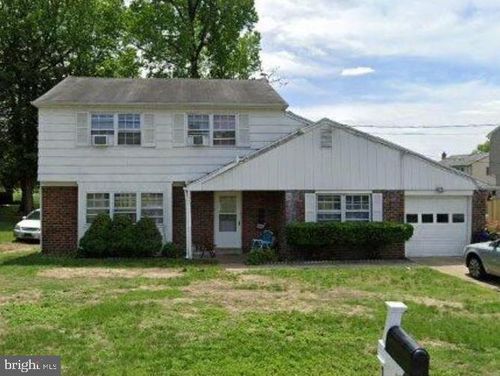 166 E Broad St, GIBBSTOWN, NJ, 08027-1476 | Card Image