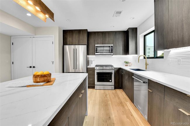 2168 S Ash St, Townhouse with 3 bedrooms, 4 bathrooms and 3 parking in Denver CO | Image 8
