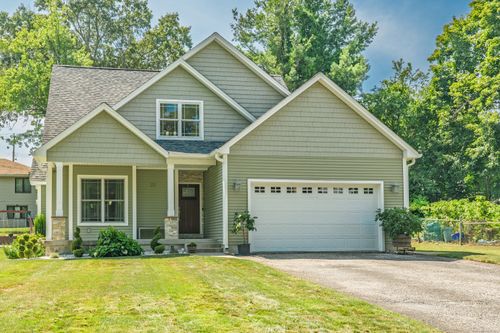 25 Vienna Ave, Ludlow, MA, 01056-2225 | Card Image