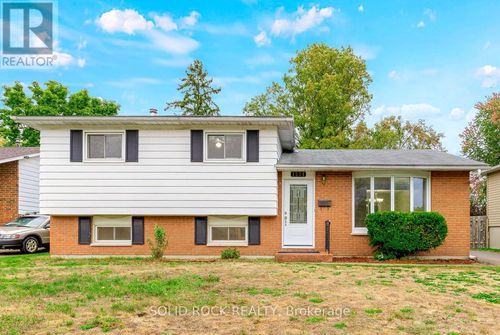 1301 Alwington St, Brockville, ON, K6V6A5 | Card Image