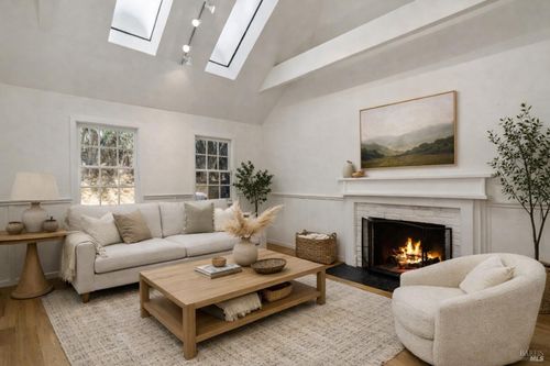 250 Evergreen Ave, Mill Valley, CA, 94941-3351 | Card Image