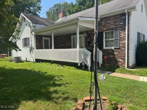 42 15th St, Wellsburg, WV, 26070-1452 | Card Image