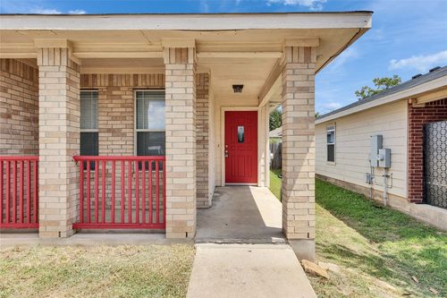 12420 Sky Harbor Dr, Del Valle, TX, 78617-3675 | Card Image