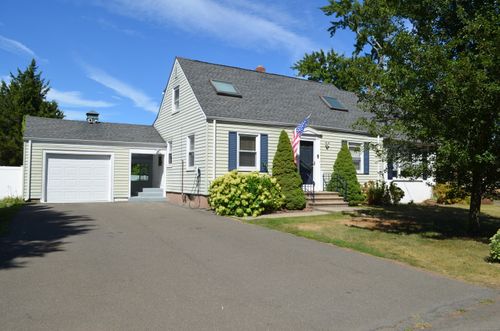 35 Belvedere Rd, North Haven, CT, 06473-3925 | Card Image