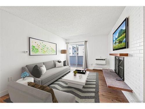 apt-4j-4110 Hale Pkwy, Denver, CO, 80220-3762 | Card Image