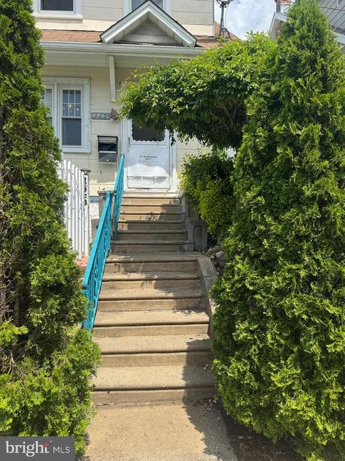 325 Magee Ave, PHILADELPHIA, PA, 19111-4616 | Card Image