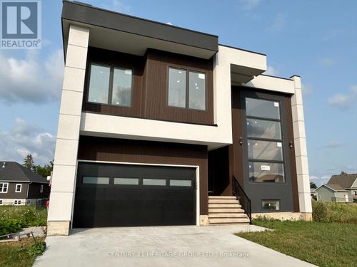 3717 Lakepoint Drive, Severn (West Shore), ON, L3V8M9 | Card Image