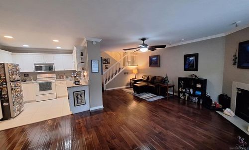 699 Ascot Dr, Vista, CA, 92083-4206 | Card Image