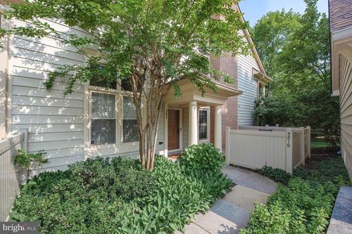 5810 Linden Square Ct, NORTH BETHESDA, MD, 20852-5561 | Card Image