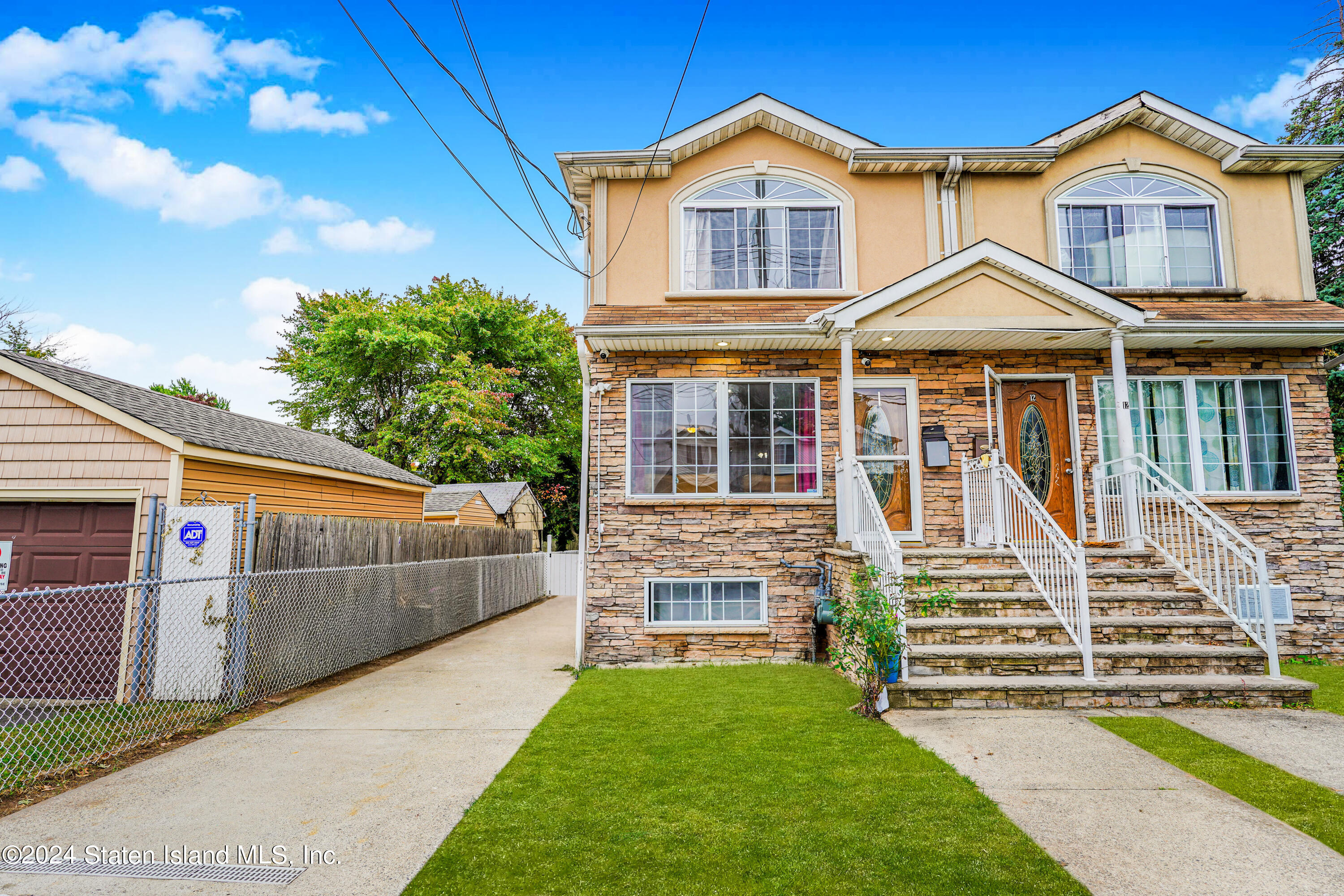 Martineau St, Staten Island, NY 10303