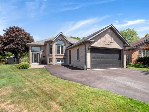 70 Jefferson Crt E, Welland, ON, L3C7G4 | Card Image