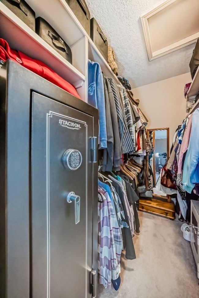 39 Bow Ridge Drive, House other with 3 bedrooms, 4 bathrooms and 2 parking in Cochrane AB | Image 25