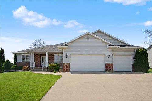 130 Bluff Dr, Fairfax, IA, 52228-9622 | Card Image