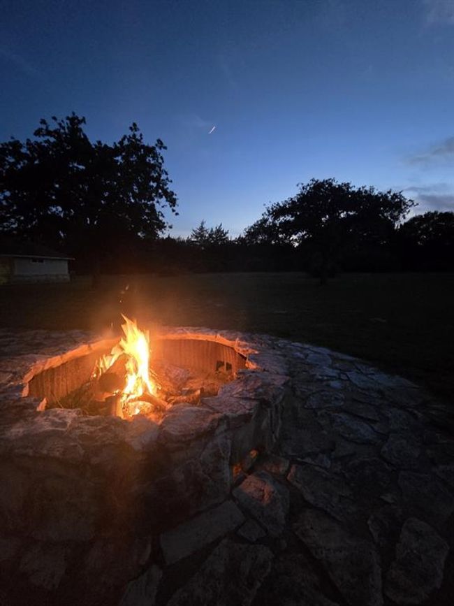 Fire pit perfect for smores with friends. | Image 35