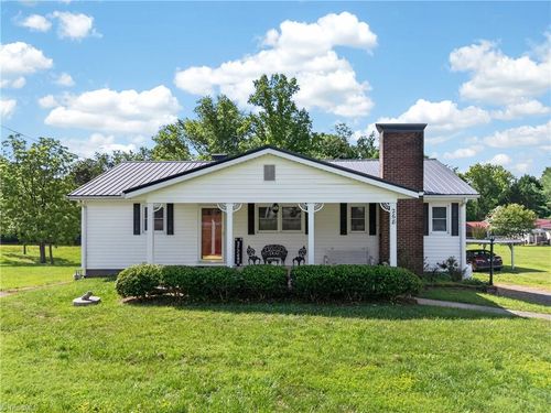 268 Smith Ln, Mount Airy, NC, 27030-8098 | Card Image