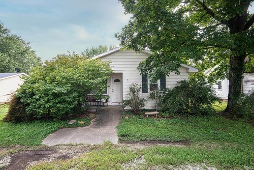604 Johnson St, Monroe City, IN, 47557-7377 | Card Image