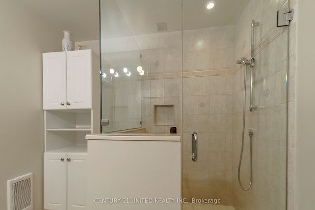 2 - 680 Whitaker St, Condo with 2 bedrooms, 2 bathrooms and 1 parking in Peterborough ON | Image 12