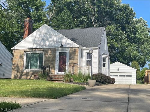 6437 Fernhurst Ave, Parma Heights, OH, 44130-2829 | Card Image