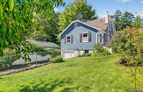 34 Ridge Rd, Croton-On-Hudson, NY, 10520-2623 | Card Image