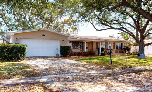 585 Kale St, Satellite Beach, FL, 32937-3342 | Card Image