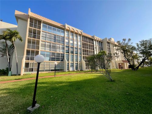 apt-206-851 Three Islands Blvd, Hallandale Beach, FL, 33009-2835 | Card Image