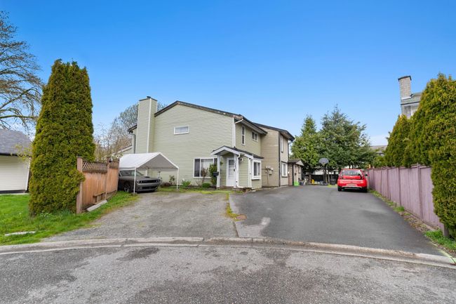 5343 199 A Street, Home with 2 bedrooms, 1 bathrooms and 2 parking in Langley BC | Image 2