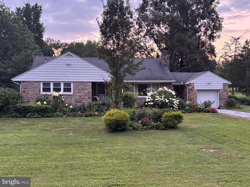 415 S Tulpehocken Rd, READING, PA, 19601-1029 | Card Image