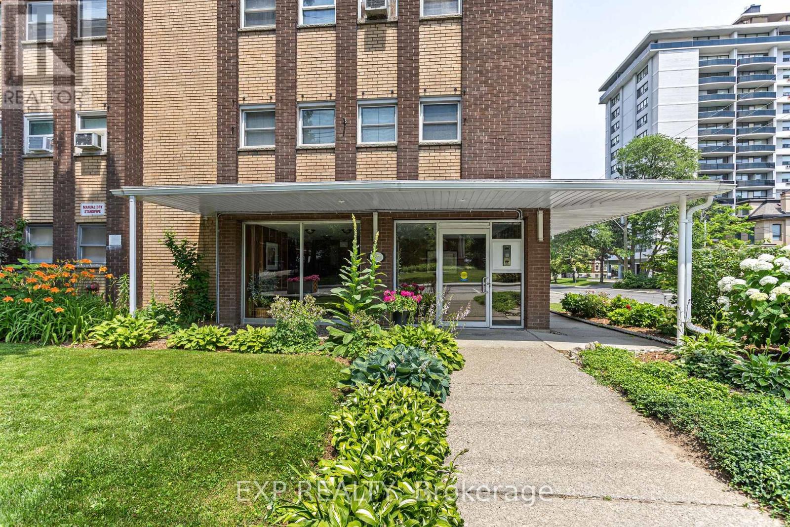 Residential in Hamilton (Durand) 2