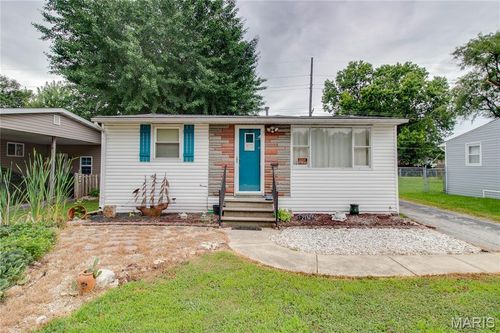 2132 Miracle Ave, Granite City, IL, 62040-2401 | Card Image