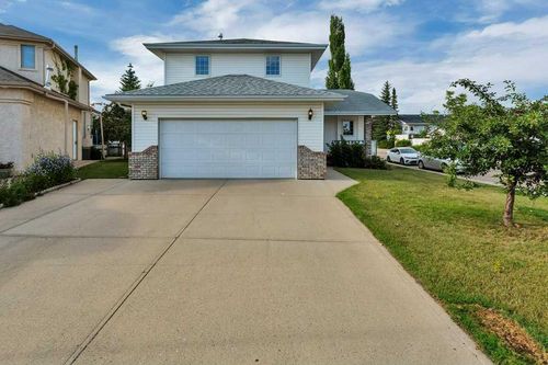 83 Lawrence Cres, House with 4 bedrooms, 3 bathrooms and 2 parking in Red Deer AB | Card Image