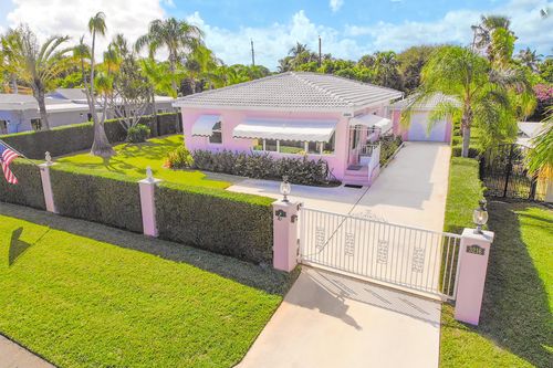 3216 Karen Dr, Delray Beach, FL, 33483-6206 | Card Image
