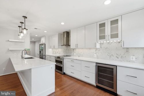 10429 Red Granite Ter, OAKTON, VA, 22124-2712 | Card Image