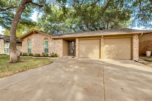 1902 Glenwick Ln, Irving, TX, 75060-7217 | Card Image
