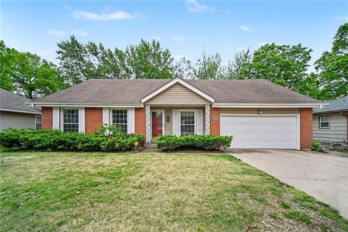 6213 E 109th Ter, Kansas City, MO, 64134-2651 | Card Image