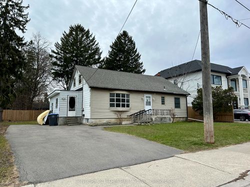 upper-1070 Fergus Ave, Mississauga, ON, L5E2P1 | Card Image