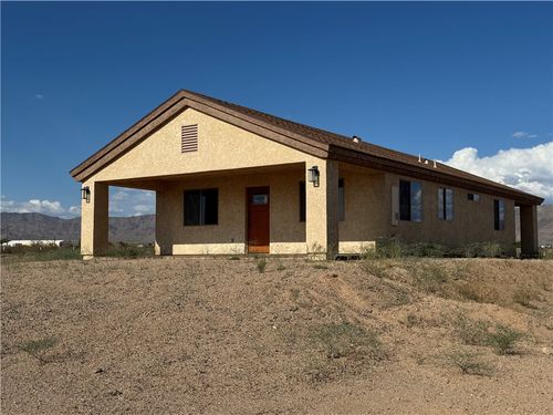 3328 N Mobile Rd, Golden Valley, AZ, 86413-8877 | Card Image