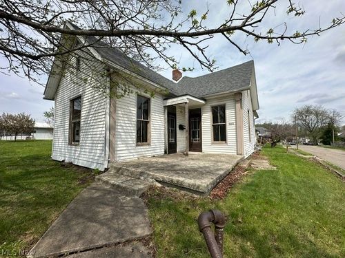 1601 Ridge Ave, Zanesville, OH, 43701-4140 | Card Image