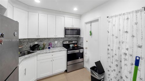241-4200 Nw 3rd Ct, Plantation, FL, 33317-2827 | Card Image
