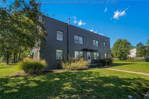 653 10th St, Saint Albans, WV, 25177-2935 | Card Image