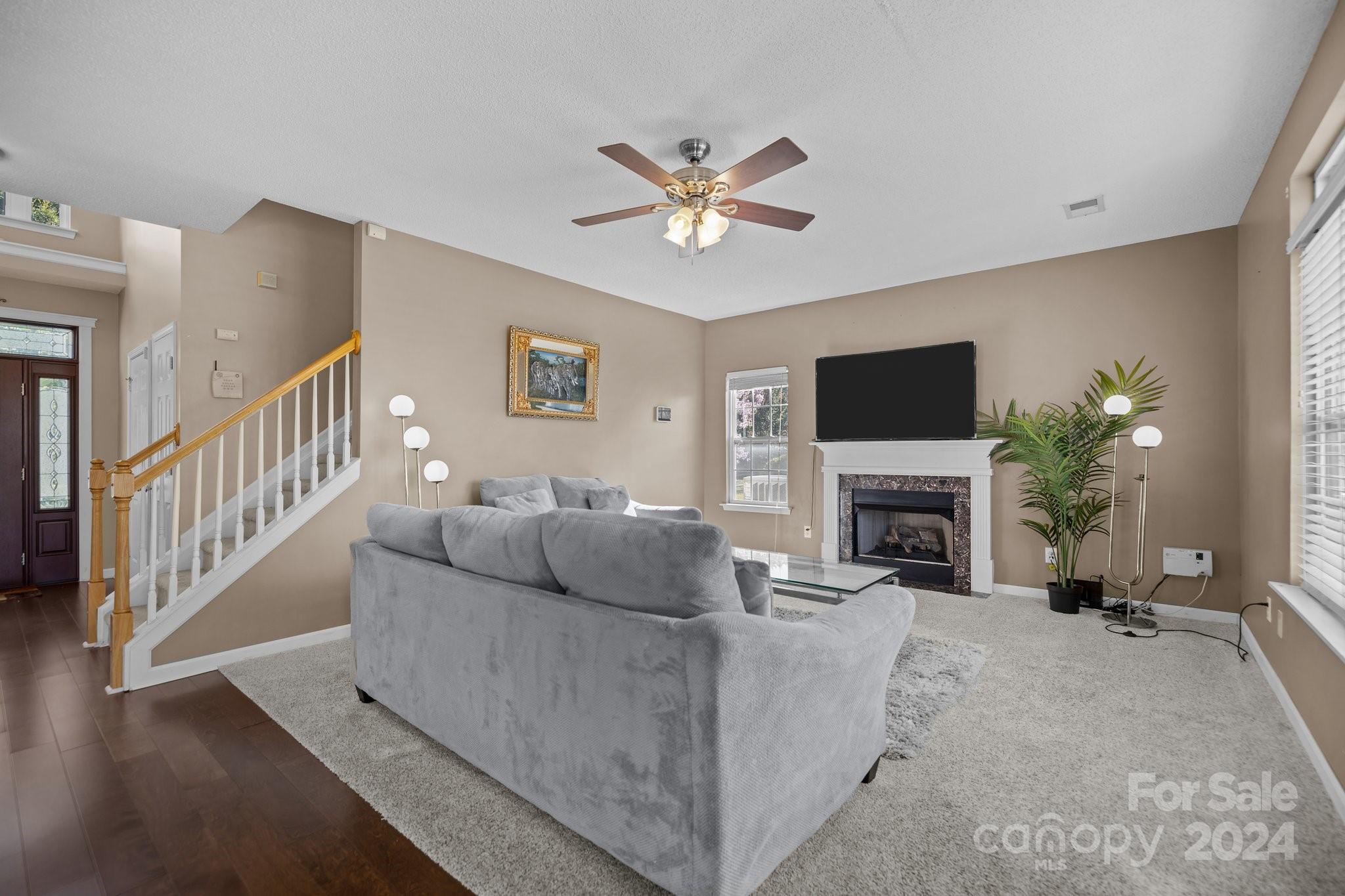 Southern Garden Ln, Charlotte, NC 28278