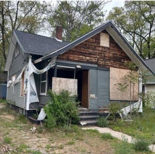 56 E Lincoln Ave, Muskegon Heights, MI, 49444-3071 | Card Image