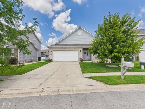 1666 Huntzinger Blvd, Pendleton, IN, 46064-8402 | Card Image