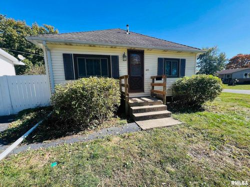 411 S 6th St, Wyoming, IL, 61491-1305 | Card Image