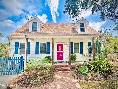 812 Monroe Ave, Carolina Beach, NC, 28428-4311 | Card Image