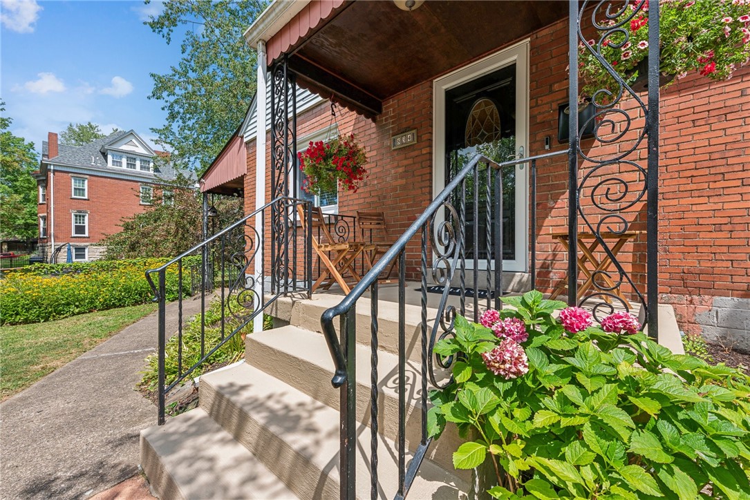 4th St, Oakmont, PA 15139