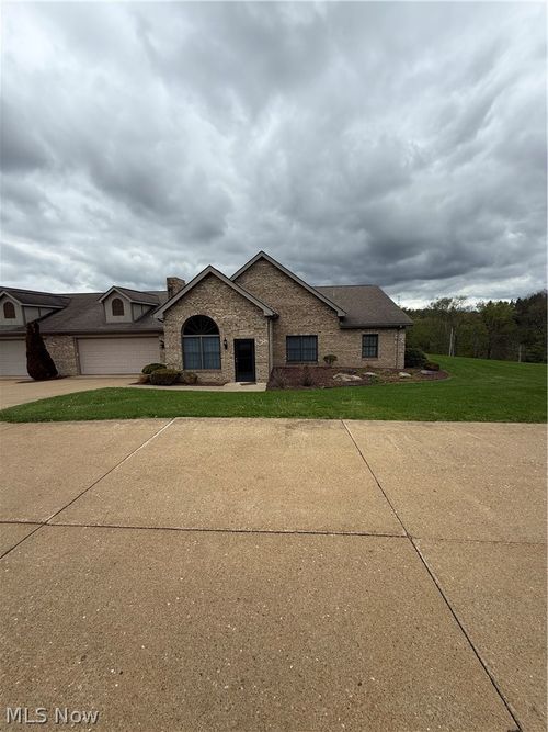 49092 Eagle Dr, East Liverpool, OH, 43920-9225 | Card Image