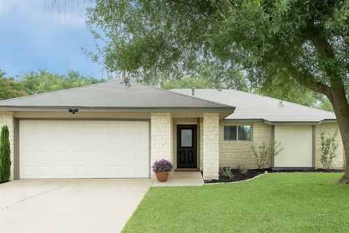 910 Garden View Dr, Georgetown, TX, 78628-2941 | Card Image