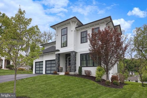379 Spring Haven Dr, Lancaster, PA, 17601-5194 | Card Image